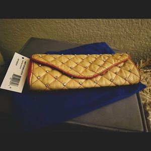 STUART WEITZMAN  NEUTRAL RAFFIA STUD CLUTCH